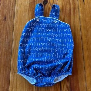 Kayce Hughes Blue & White Boys Bubble Suit W/Alphabet Design Size 24 Months